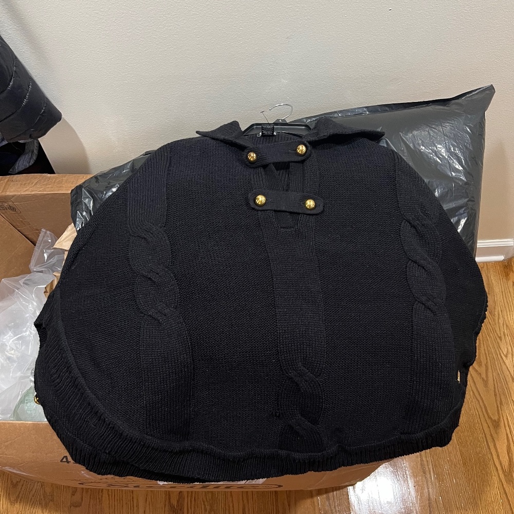 Kathy Van Zeeland Great Condition Black Cape